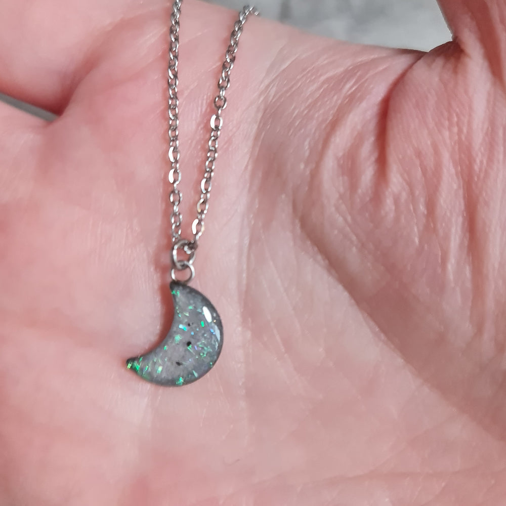 Snow Moon Crescent Moon Dust Necklace Hypoallergenic